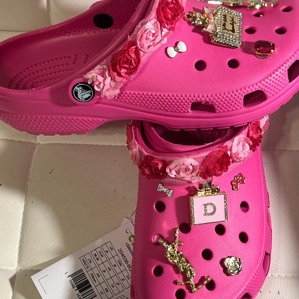 Flower Burst Crocs - Picture 3 of 4